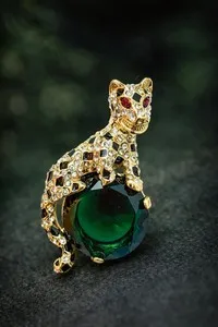 Authentic Kenneth Jay Lane Leopard Crystal 18K Gold Plated Enamel Leopard Brooch