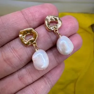 Authentic Baroque Harmony: Celestial Pearls Anchored in Golden Light