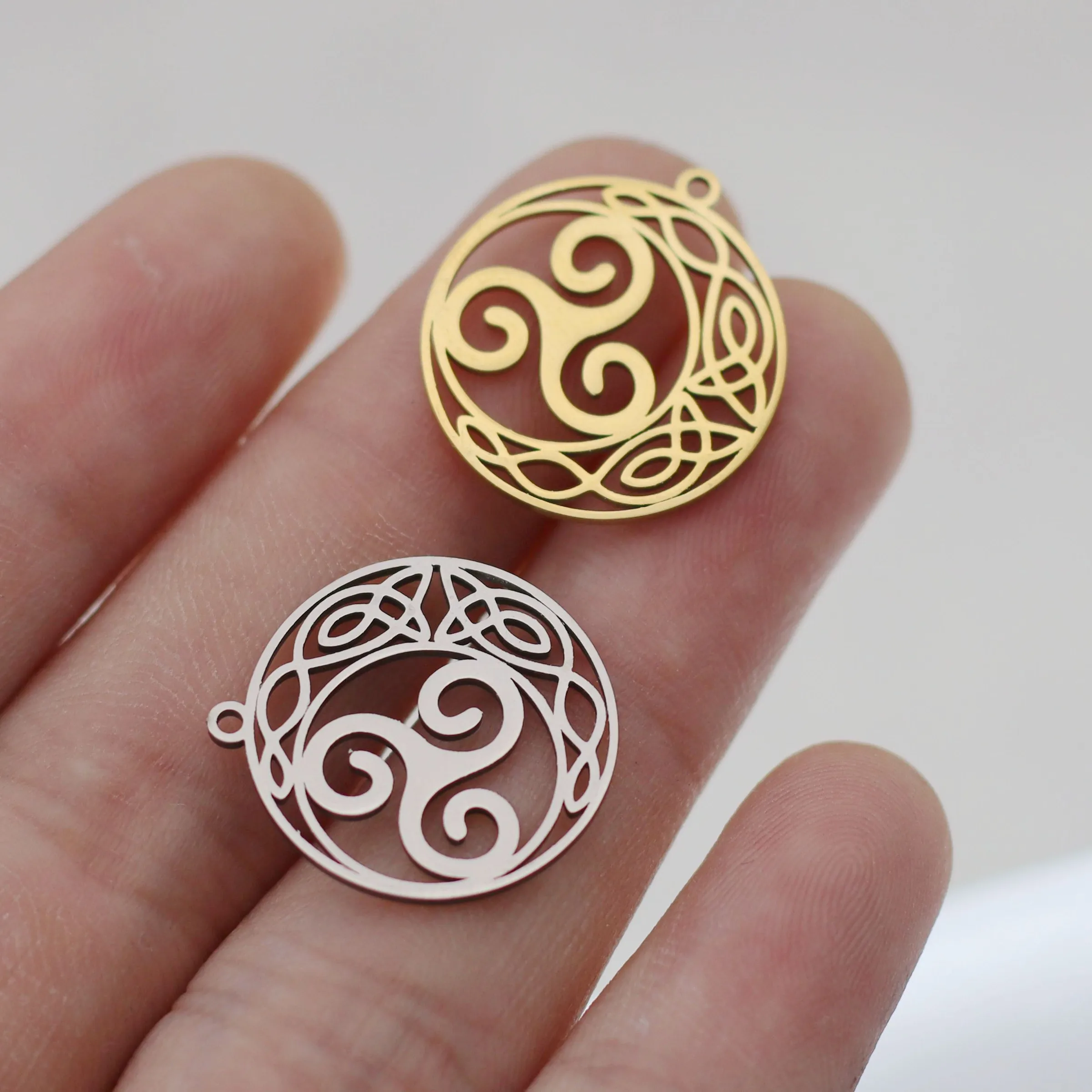 Authentic 3pcs Celtics Triskelion Pendant Crescent Moon Triple Spiral Trinity Witch Knot Amulet Jewelry diy Accessories