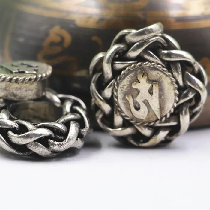 Authentic Tibetan Prayer Box for Man Antiqued OM Mantras Amulets Pendant Nest TGB071