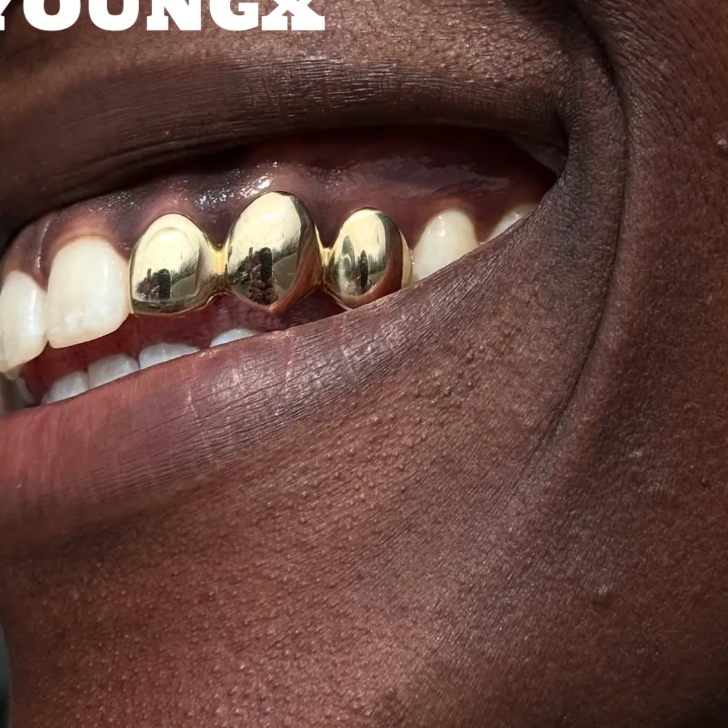 Authentic YOUNGX Classic Smooth Three Teeth Grillz Fangs Hip Hop Glossy 3 Tooth Caps For Jewelry Wearable Dental Grills