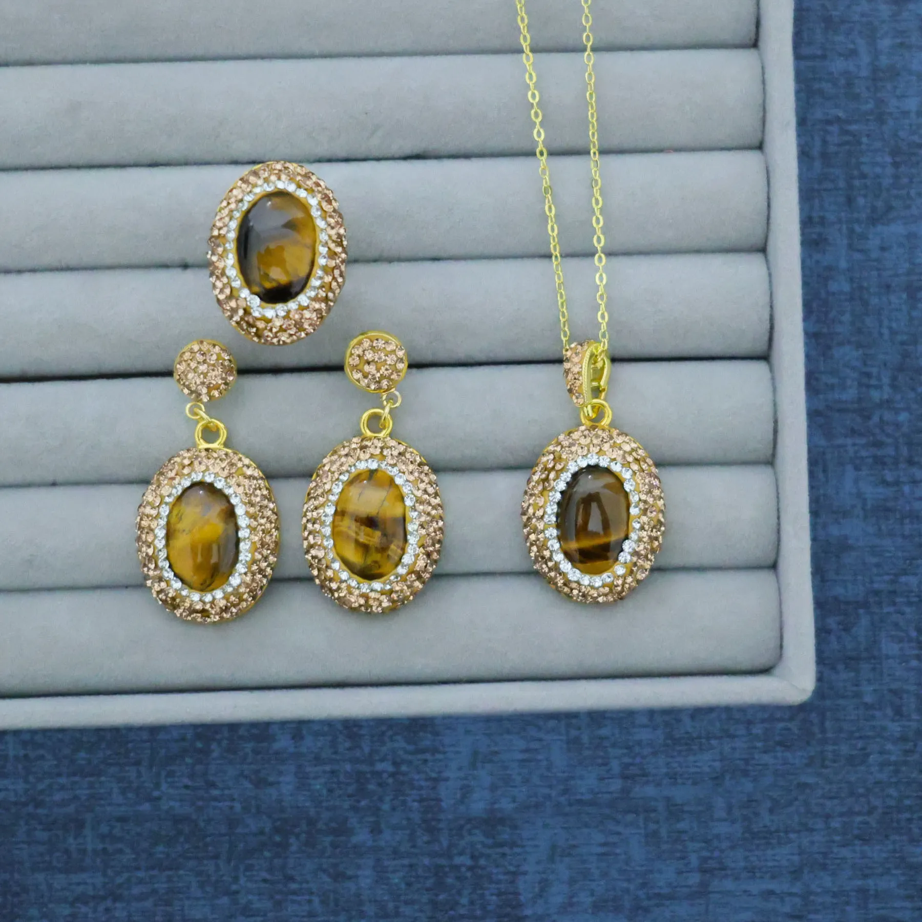Authentic natural tiger's eye stone high-end popular jewelry handmade design jewelry crystal three-piece set, vintage