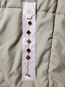 Authentic Fortune's Veiled Gleam: 18K Gold-Plated Black Clover Bracelet