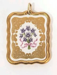 Authentic Enchanted Victorian Heart Pendant – 24K Gold‑Plated Porcelain Charm