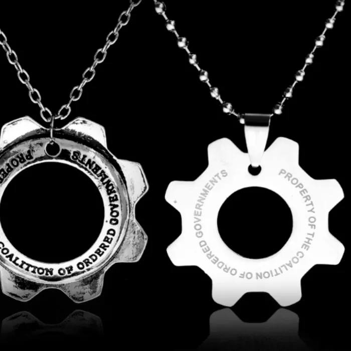 Authentic Punk War Machine Pendant Necklace Sport Reaction Furnace Keychain Slivery Cool Jewelry Accessories