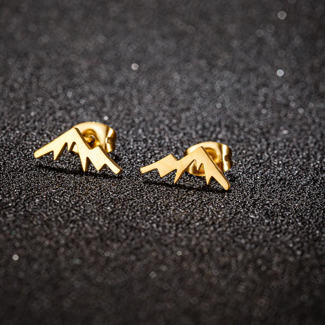 Authentic Vintage Small Snow Mountain Stud Earrings for Women Men Outdoor Sport Jewelry Black Simple Geometric Ear Piercing Travel Gifts