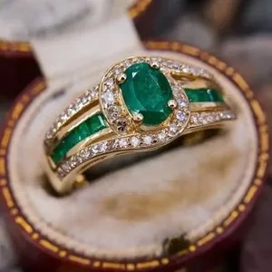Authentic Vintage Women 18K Gold Plated Simulated Green Gem Sparkling CZ Band Ring