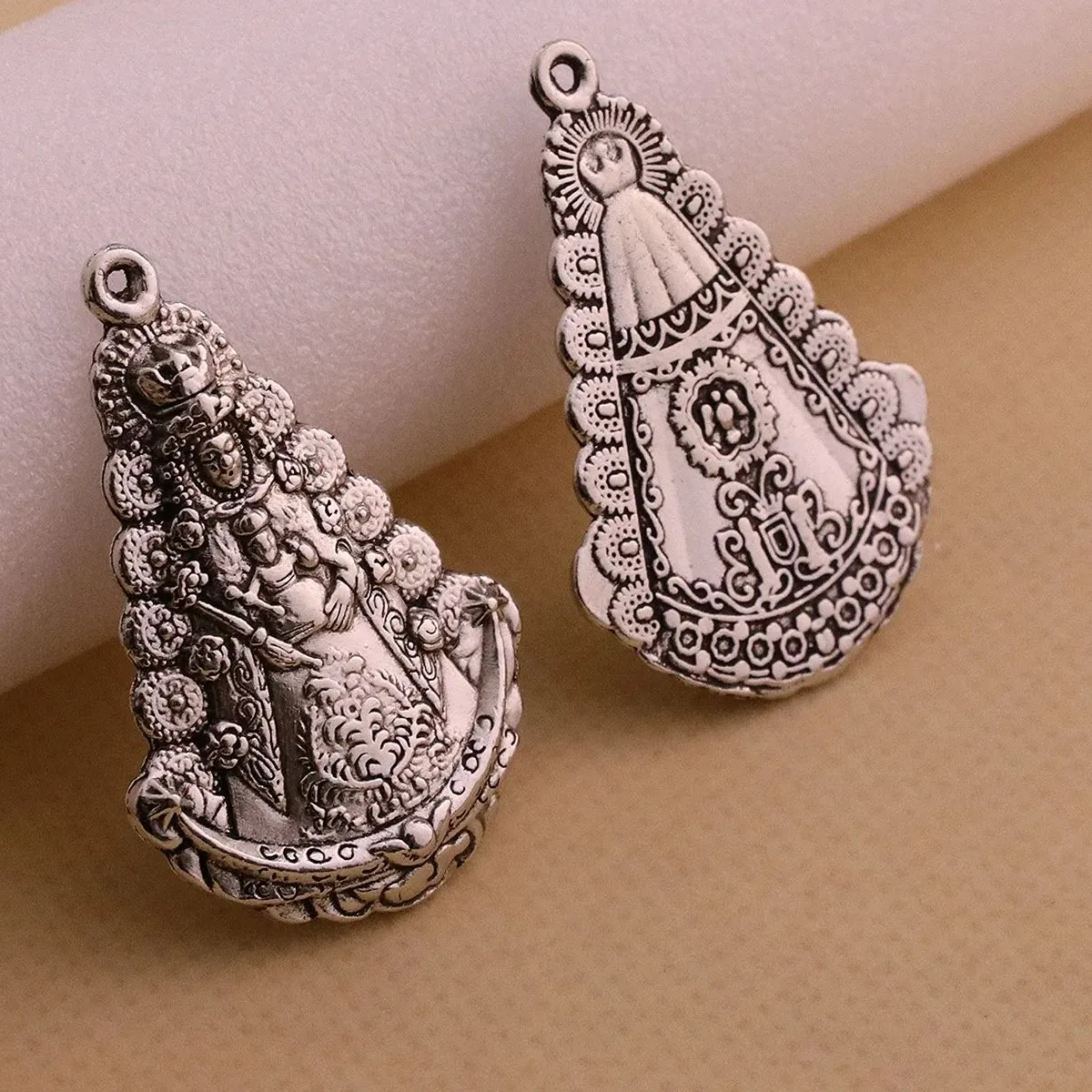 Authentic 5Pcs Catholic Our Lady Madonna of El Rocío Pendants Virgen del Rocío Medal Charm for Jewelry DIY Making Accessories