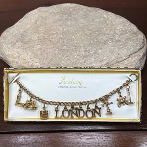 Authentic Vintage Fantasy LONDON MONUMENT Gold Plated CHARM BRACELET ENGLAND 7.5"