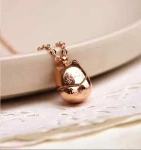 Authentic Women 18K Rose Gold Plated Japanese Lucky Cat Maneki Neko Pendant Charm Necklace