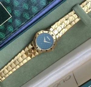 Authentic Guardian of Verdant Abundance - Vintage Gucci Timepiece with Emerald Essence