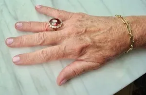 Authentic Camrose & Kross Jackie KENNEDY Gold Plated STERLING Red CZ Halo RING Size 10