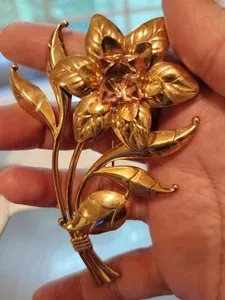 Authentic Golden Petal Crown: Enchanted Vintage Flower Stem Brooch