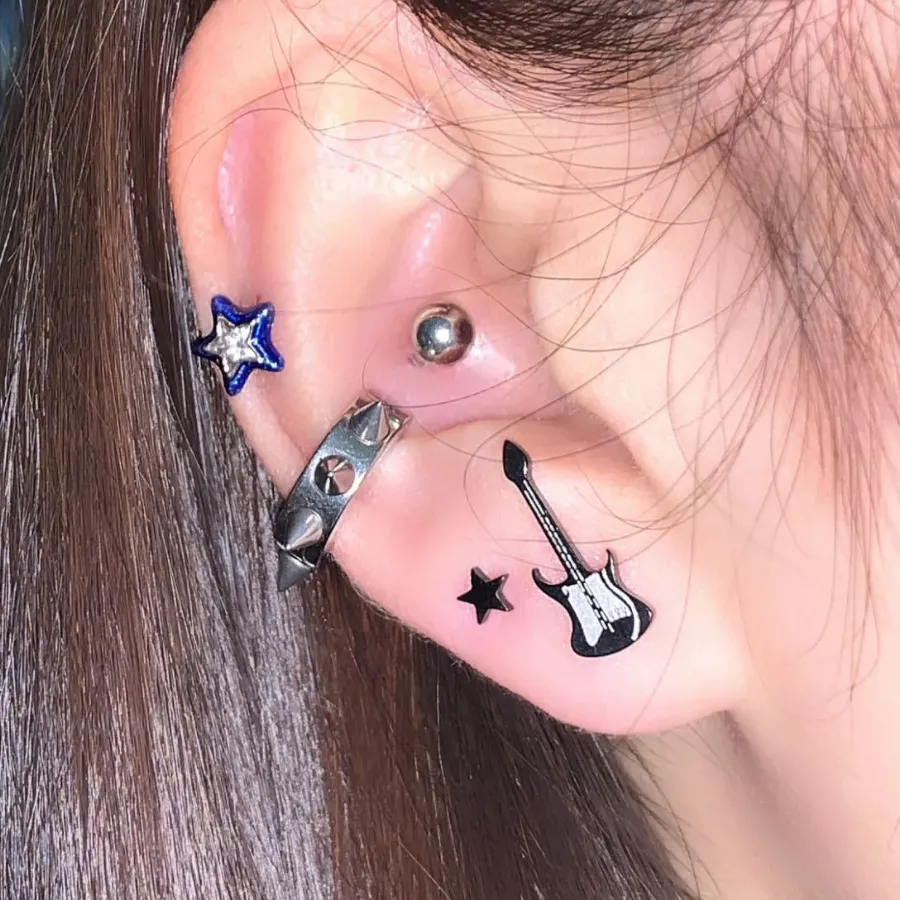 Authentic 2PCS Bass Earrings Star Ear Stud Rock Band Helix Piercing Conch Y2K Body Jewelry Spice Girl Subculture