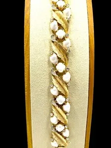 Authentic The Crown Trifari Sorrento Vintage Gold-Plated Baby Tooth Link Bracelet