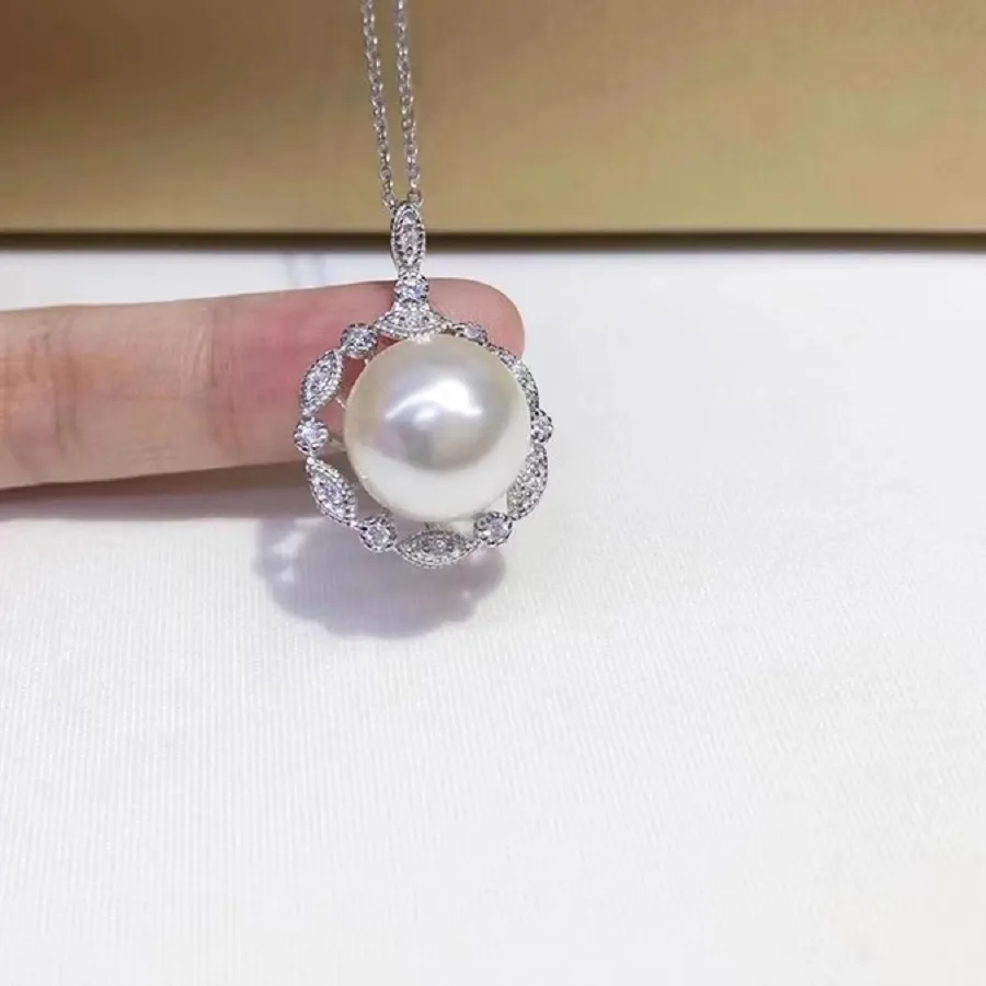 Authentic Luminous Tide: The South Sea Pearl Amulet of Inner Clarity