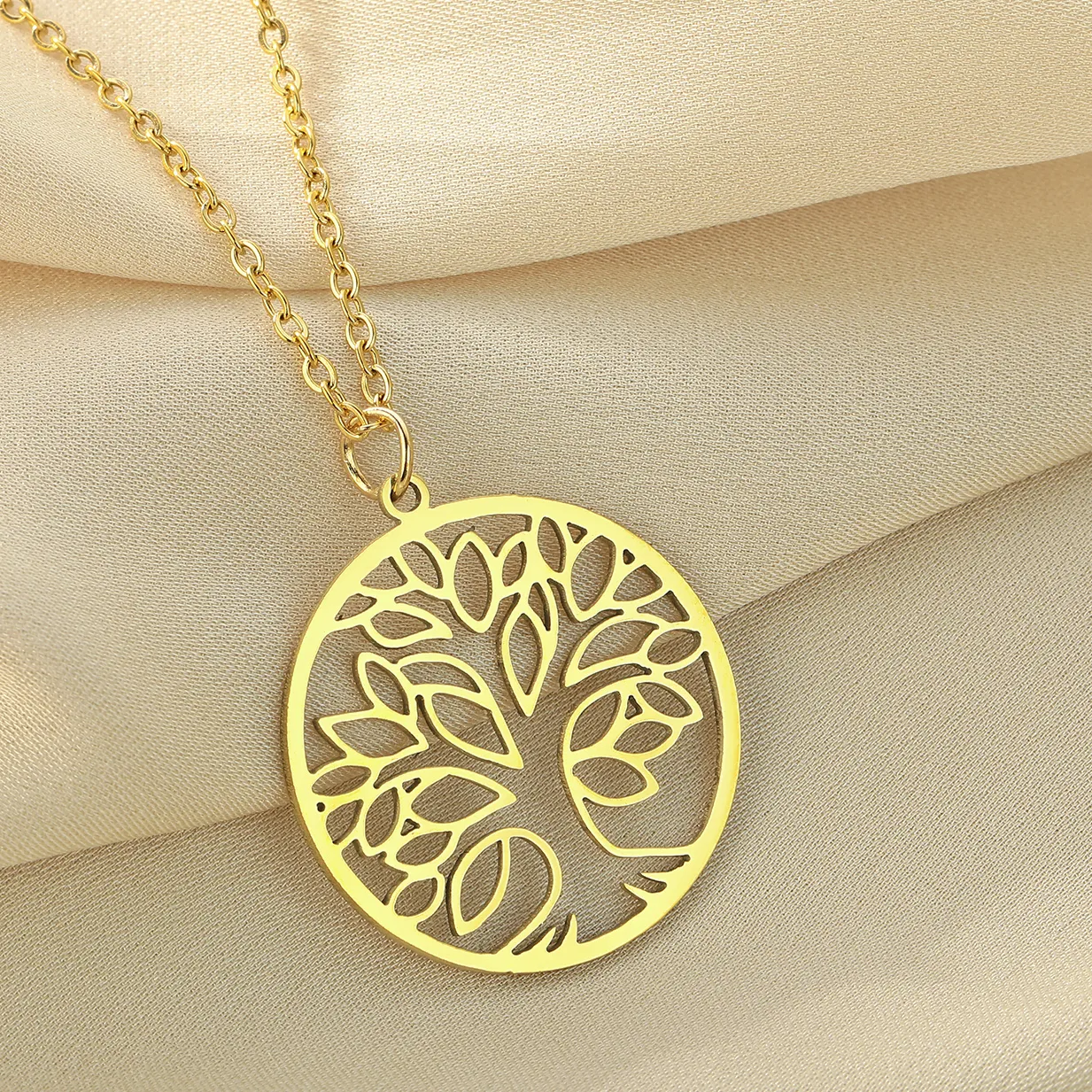 Authentic CHENGXUN Round Pendant Necklace Tree of Life Simple Jewelry Birthday Party Gifts for Men and Women