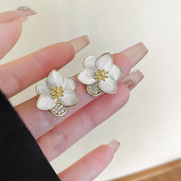 Authentic Unique Blooming Lotus Stud Earrings Crystal Enamel Petal White Flower Earrings Sweet Jewelry