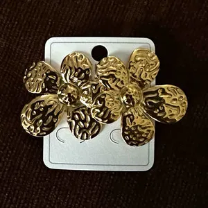 Authentic Gold plated HQ Flower Stud Earrings Metal No Stone Butterfly Closure Lobe
