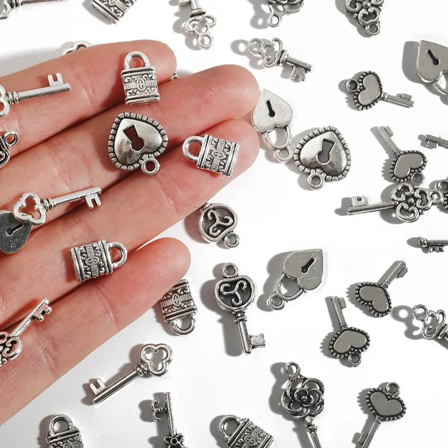 Authentic 20-30pcs Vintage Silver Color Hollow Small Heart Key Lock Charms Pendants For Jewelry Making Diy Earring Necklace Bracelet