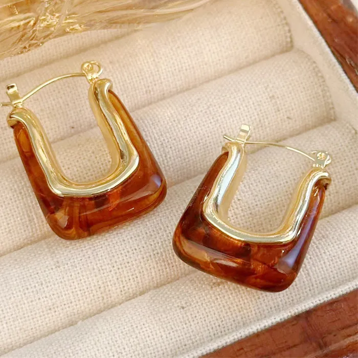 Authentic Gold Frame Tortoise Shell Resin U-Square Hoop Earrings Retro Amber Rectangle Huggie Earrings Vintage Minimalist Jewelry for Women Daily Wear