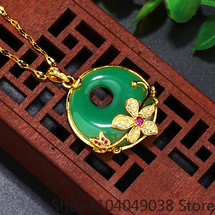 Authentic Natural Jade Flower Pendant Necklace Talismans Amulet Accessories Designer Charm 18K Gold Plated Vintage Real Jewelry