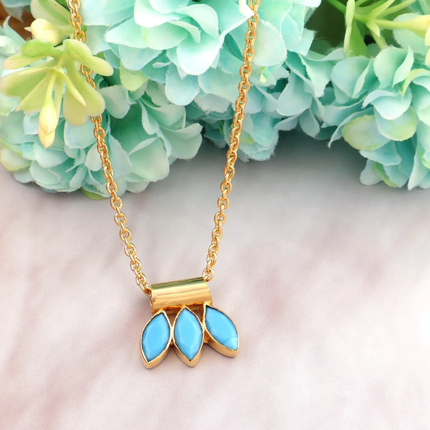 Authentic The Azure Lotus Triad Pendant in Radiant Gold