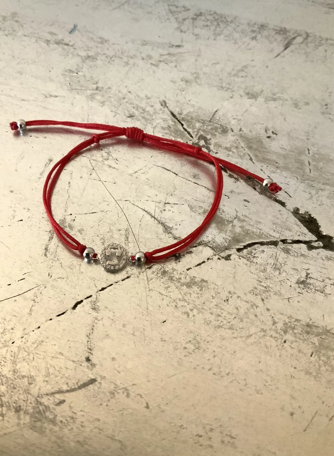 Authentic Red String Lucky Bracelet Tiny Happy Face white gold plated Free Size( NO gold )