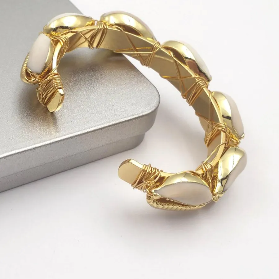 Authentic Wt - B476 Natural Cowrie Shell Bracelet With Gold Handmade Chain Woman Jewelry