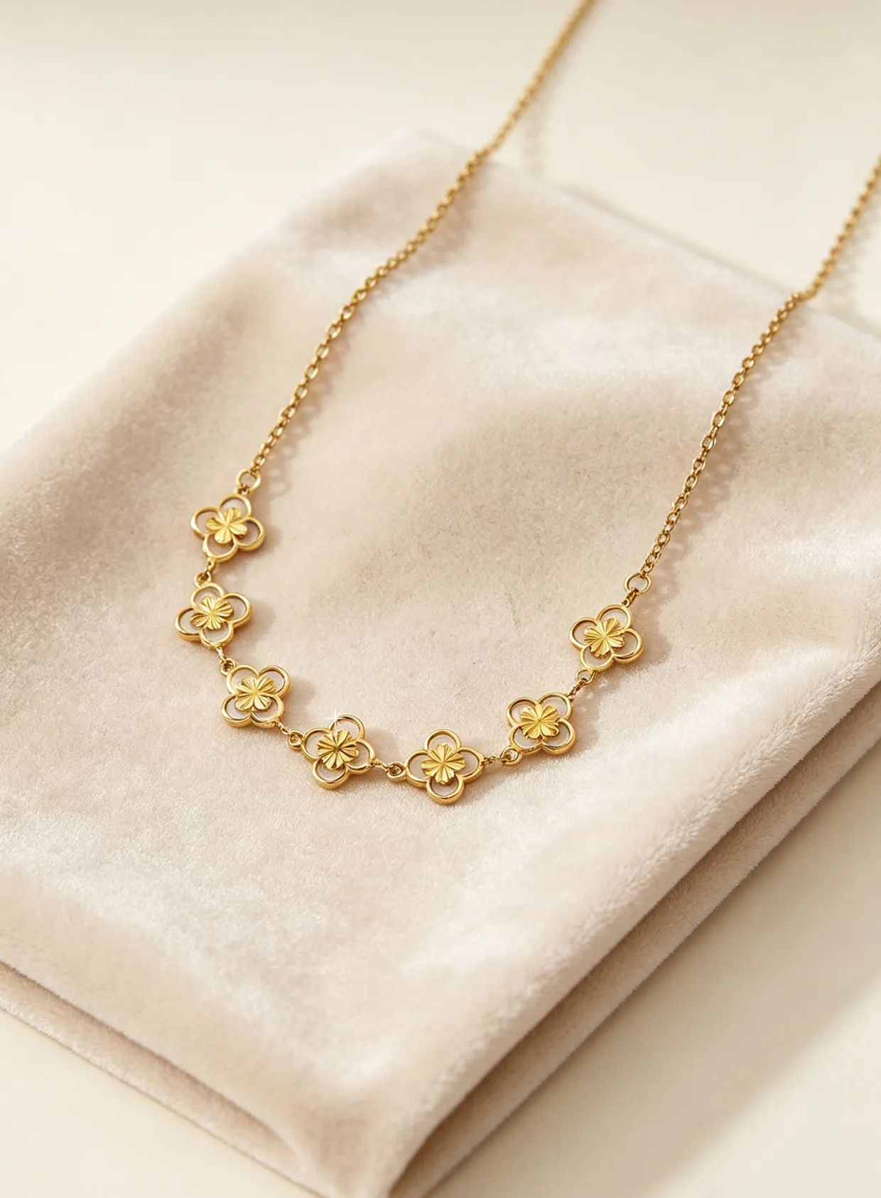 Authentic 1 Elegant, Sophisticated, And Charming Light Luxury Stainless Steel Openwork Four-Leaf Clover Necklace/Bracelet For Women