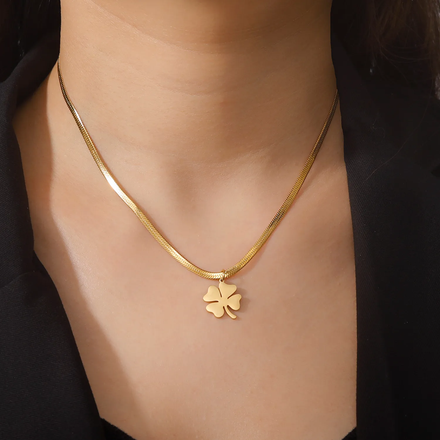 Authentic Skyrim Four Leaf Clover Women Necklace Stainless Steel Gold Color Snake Chain Choker for Women Girls Fashion Jewelry Wholesale