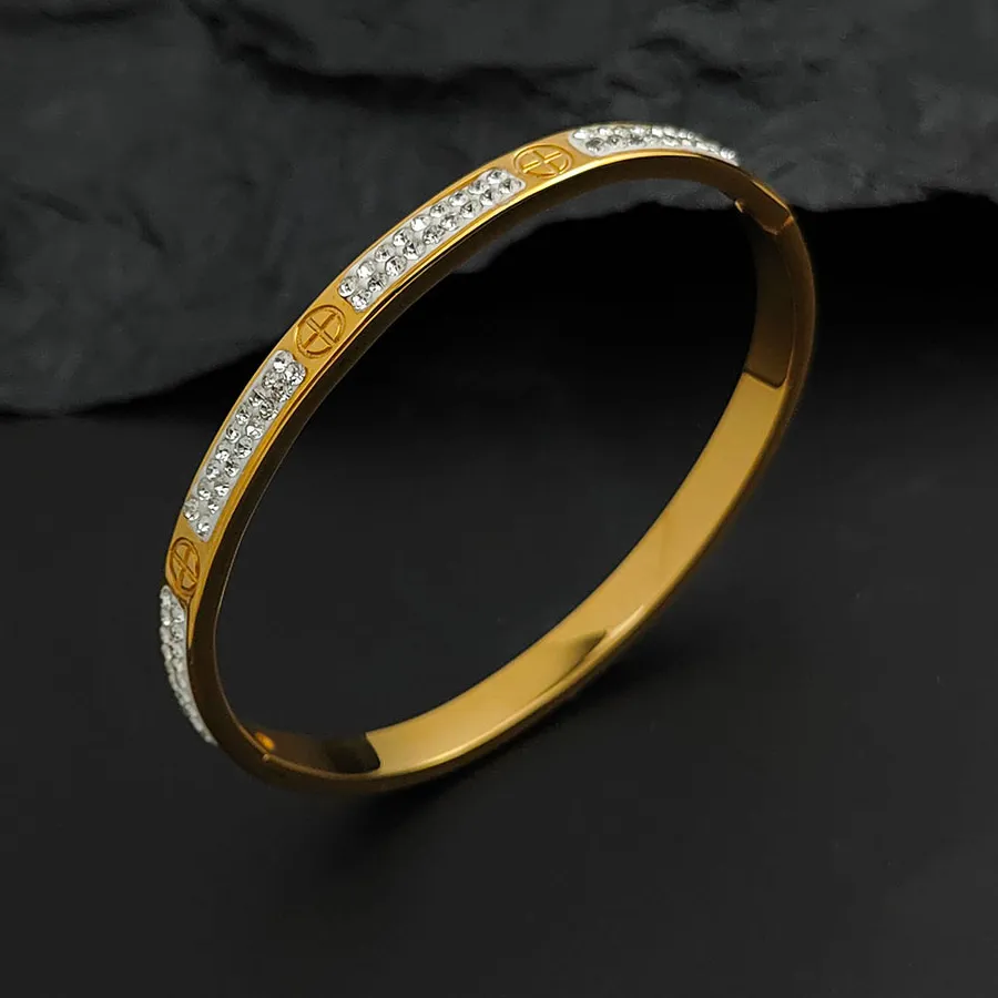 Authentic Charming love four-leaf clover zircon gold-plated stainless steel women's bracelet, waterproof and rust-free, worn by couples