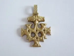 Authentic The Gilded Weaver’s Eternal Knot Amulet