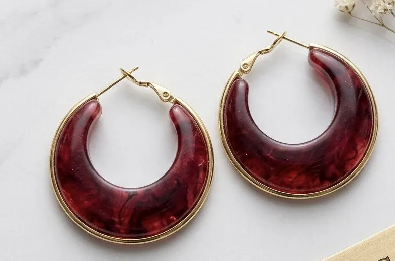 Authentic Crimson Tortoise Sun‑Crest Hoops – Gold‑Laced Crescent Drop Amulets for Passion & Protection