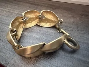 Authentic Mystical Leaf of Abundance: 80s Vintage Gold-Plated Toggle Bracelet
