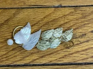 Authentic Celestial Oceanic Leaf Brooch – Hand‑Carved Shell, Gold‑Plated Seven‑Fold Blessing