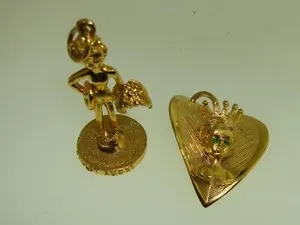 Authentic VINTAGE GOLD PLATED FALLEN ANGEL/DEVIL & HEART W/QUEEN CHARMS!