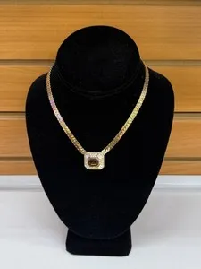 Authentic The Golden Radiance of Dior Heritage Link Pendant