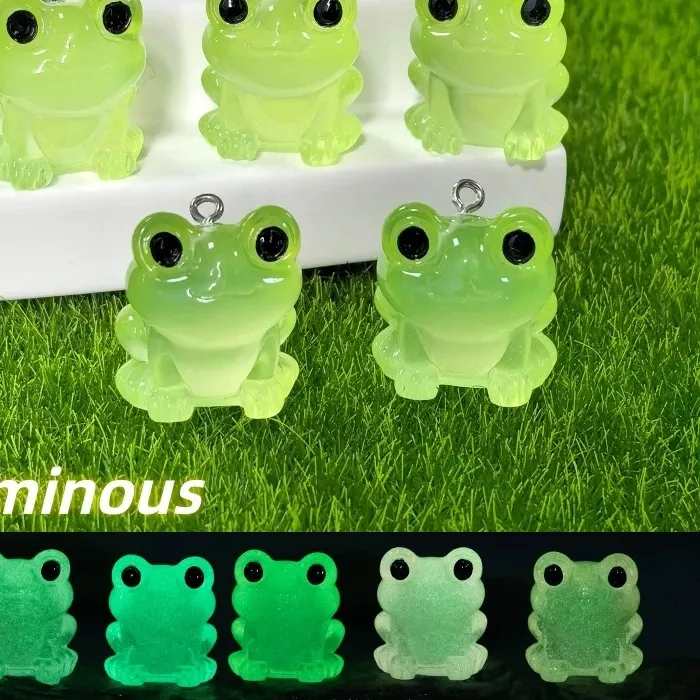 Authentic 6pcs Luminous Green Frog Resin Keychain Pendant Summer 3D Animal Charms Diy Creative Necklace Key Chains Charm Jewelry Make
