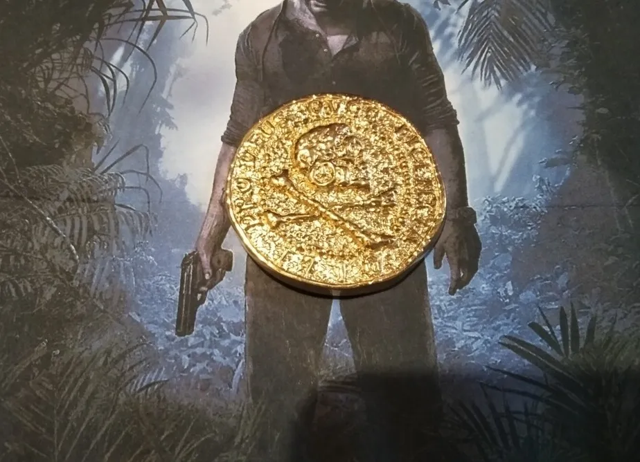 Authentic The Corsair’s Relic: Gilded Skull of the Uncharted Sea