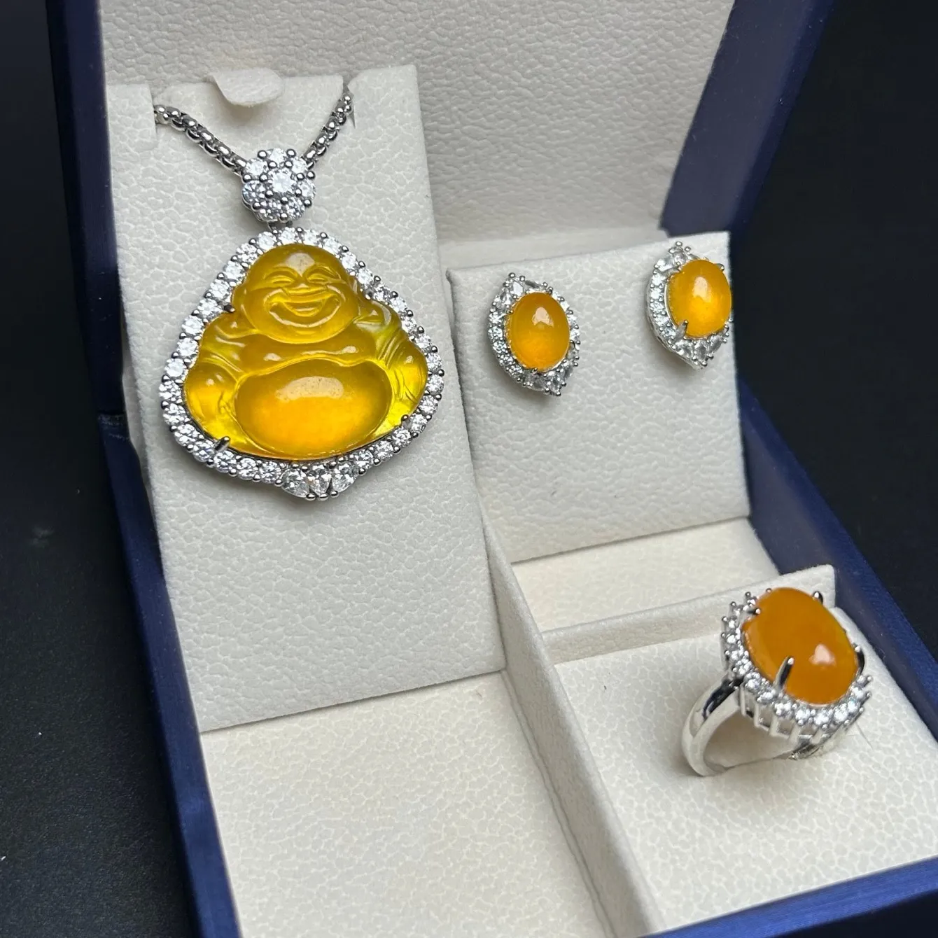 Authentic The Golden Radiance of the Enlightened Jade Trinity