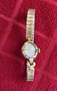 Authentic Petite delicate Waltham vintage 17 jewels rolled gold plated French watch