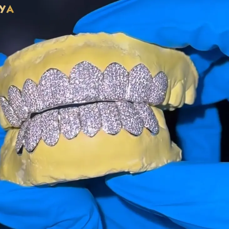 Authentic Radiant S925 Silver and VVS Moissanite Custom Teeth Grillz High-End Body Jewelry