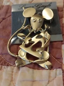 Authentic Moonlit Morsels of Fortune: Enchanted Mouse & Gruyere Brooch