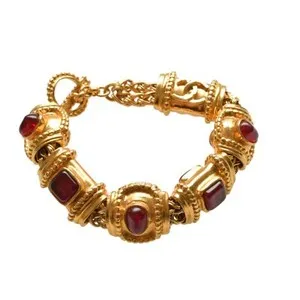 Authentic The Crimson Flame: Vintage Gold-Plated Gripoix Chain Bracelet