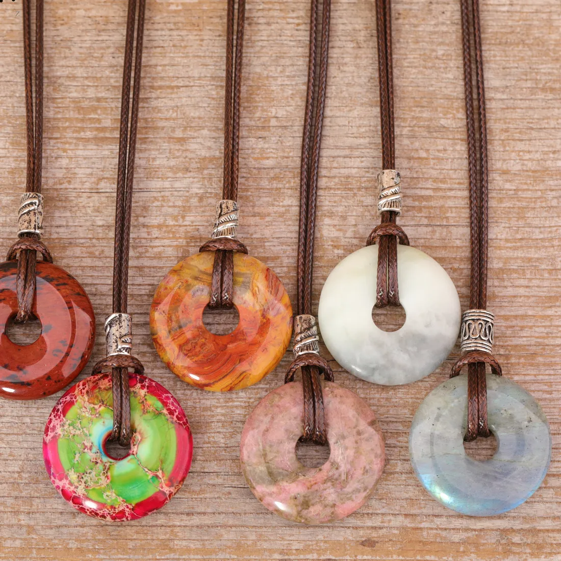 Authentic Healing Donut Crystal Pendant Necklace Natural Amethyst Lapis Tiger Eye Stone Leather Necklace Jewelry Bijoux