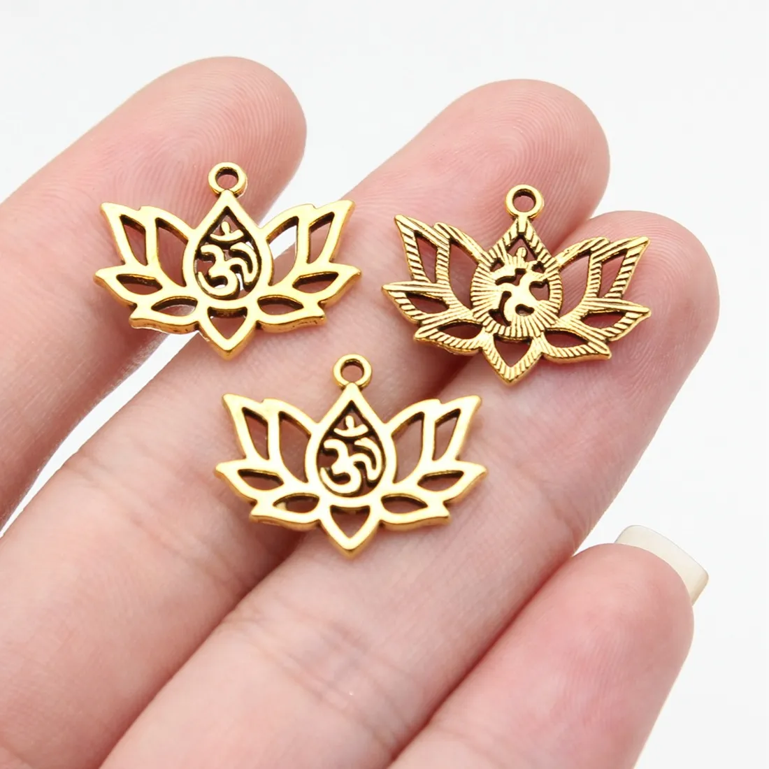 Authentic 10pcs 21x17mm 2 Colors Antique Silver Color Antique Gold Color Lotus Yoga Om Charms Pendant Hand Crafts Materials