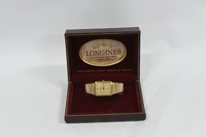 Authentic Aetherium Timekeeper: Enchanted Gold-Plated Chronos Amulet