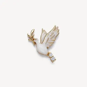 Authentic Exquisite 18K gold-plated pendant necklace with elegant crystal pendant suitable