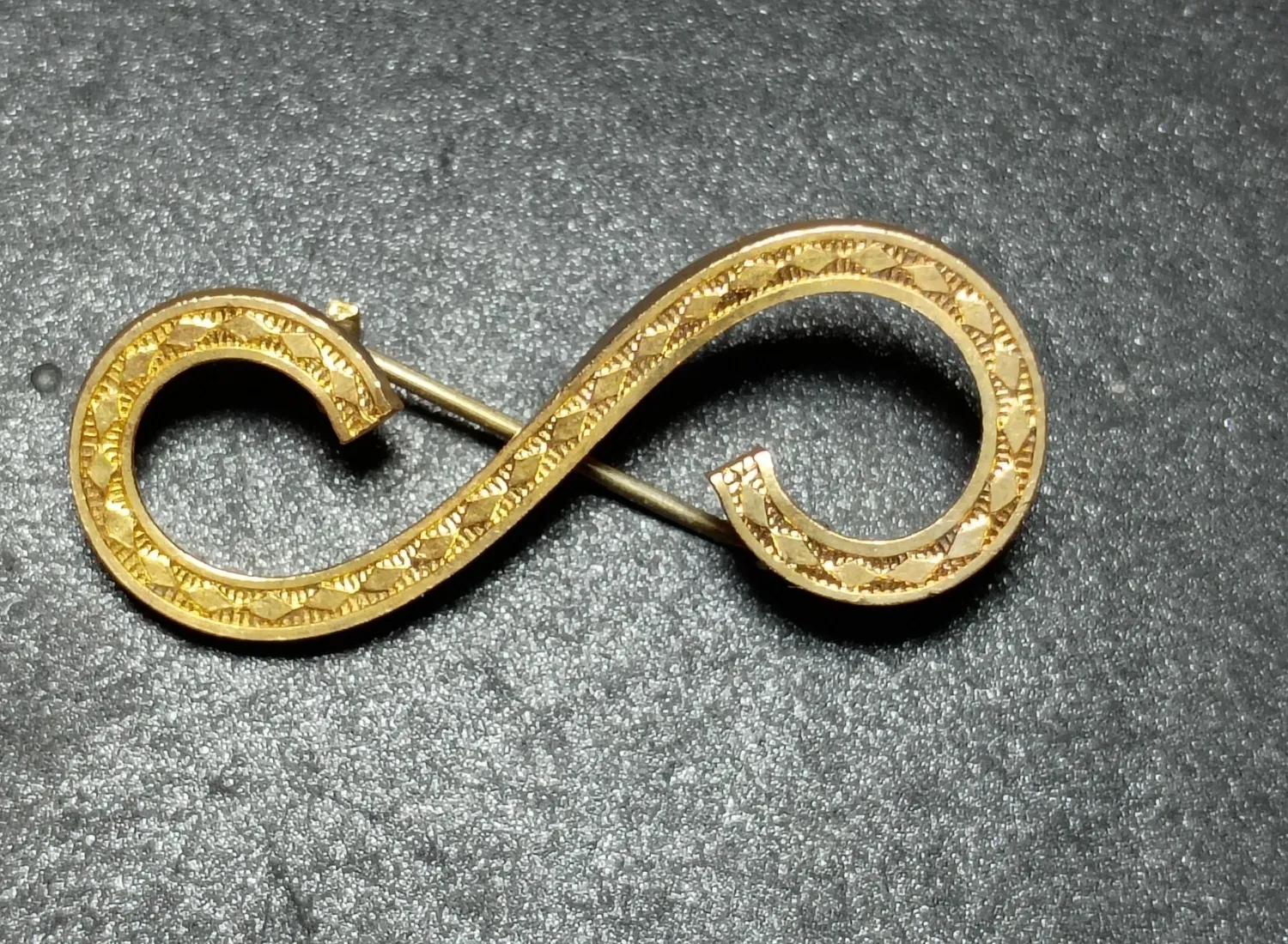 Authentic Antique Victorian Gold Plated Infinity Symbol Pin